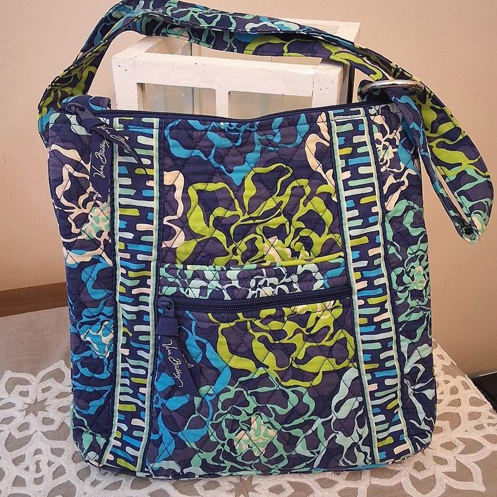 SOLD!!  Vera Bradley Cross Body Purse Multi-Color - Picture 3 of 8